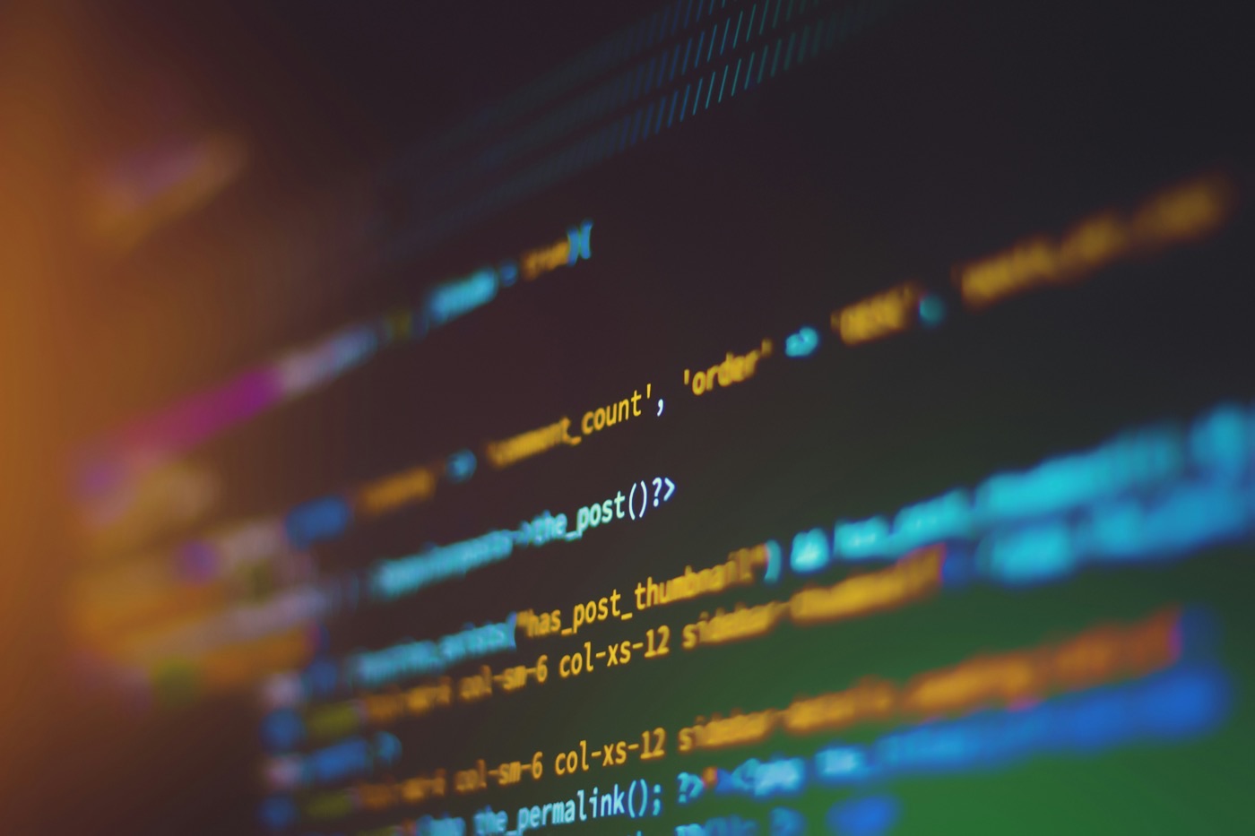 Kotisivut aloittavalle yritykselle: WordPress, Webflow vai custom-toteutus?