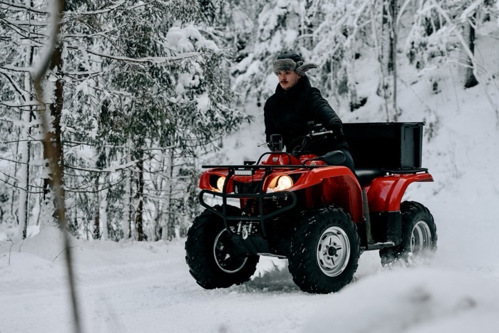 Talvinen retki metsässä